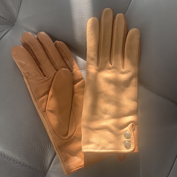 Club Monaco Accessories - Club Monaco Leather & Suede Gloves